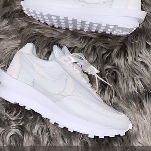 ISO Nike sacai waffle in white